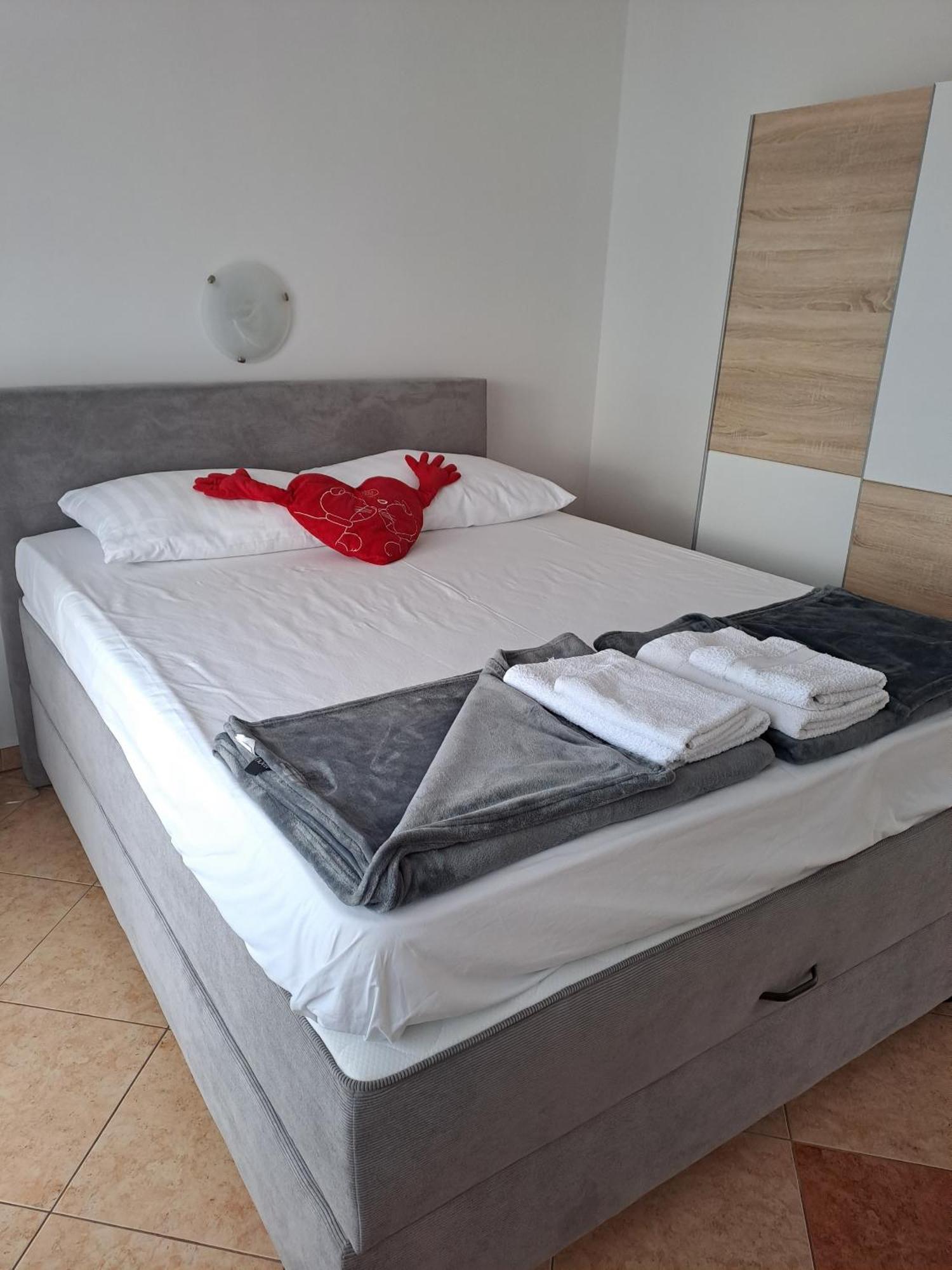 Apartments By The Sea Dramalj, Crikvenica - 2376 Стая снимка